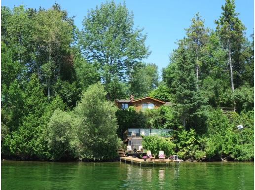 Waterfront view of the Lake Simcoe Kempenfelt Bay Lakefront Cottage For Rent