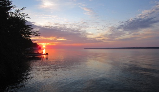 Sunset view of the dock of the waterfront Lake Simcoe Kempenfelt Bay Cottage for Rent