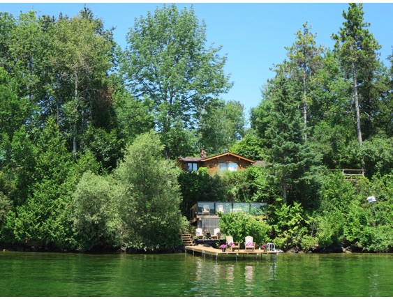 Waterfront view of the Lake Simcoe Kempenfelt Bay Lakefront Cottage For Rent